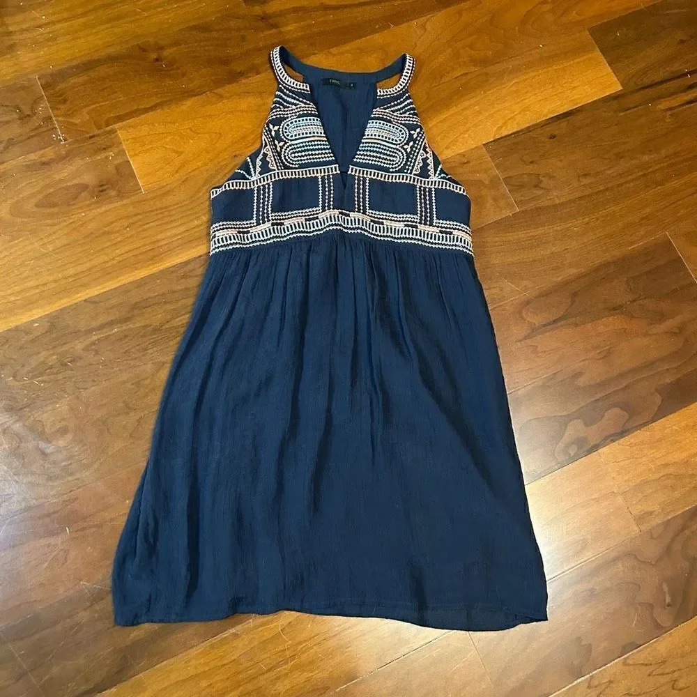 TMHL sleeveless embroidery mini dress size small‎